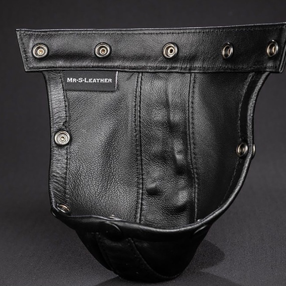 Black Leather Pouch con Piping 32154